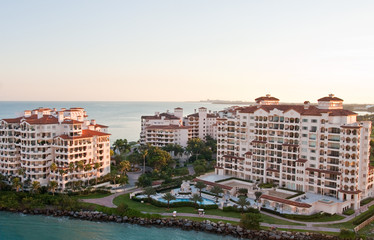 Luxury Tropical Resort Condos on Coast