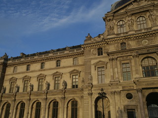 Obraz premium Museo del Louvre en Paris