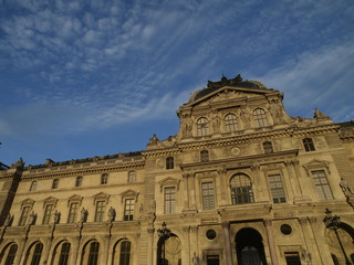 Obraz premium Museo del Louvre en Paris