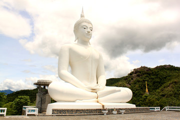 white buddha image