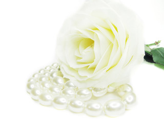 pearl beads with white rose