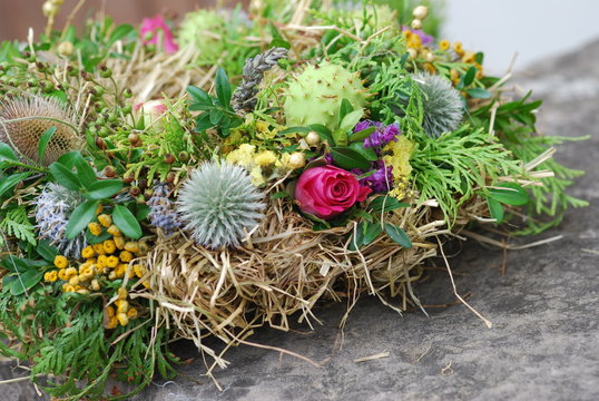 Blumenkranz Strohkranz Floristik