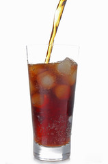 servir un verre de soda