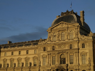 Fototapeta premium Museo del Louvre en Paris