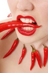 Naklejka premium Mund mit Chilli