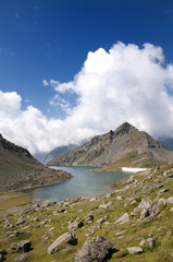 Fototapeta na wymiar Lago Gabiet, valle d'aosta