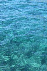 Fototapeta na wymiar Türkisblaues Wasser des Mittelmeers