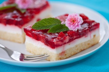 strawberry cake