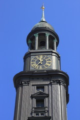 Fototapeta na wymiar Hauptkirche St. Michaelis zu Hamburg.