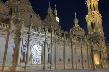 Naklejka na ściany i meble Pilar cathedral in Saragossa, Spain