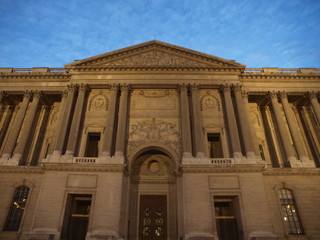 Museo del Louvre en Paris