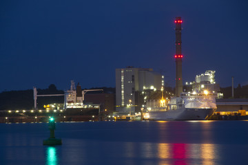 Fototapeta na wymiar Fährschiff im Kieler Hafen
