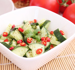 Gurkensalat mit Chili