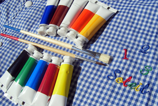fournitures scolaires peinture rentr&eacute;e