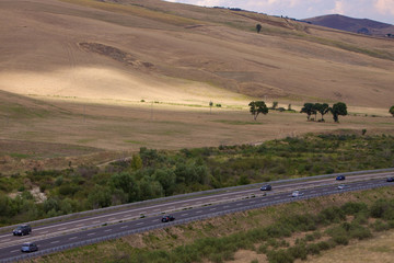 autostrada a due corsie