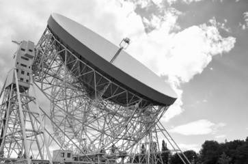jodrell bank radio telescope dish © Joanna Parkinson