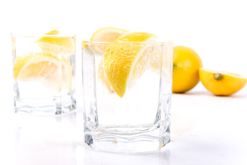 soda water and lemon slices