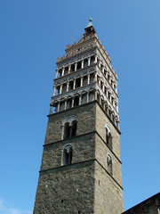 Fototapeta na wymiar Dzwonnica na Piazza Duomo, Pistoia