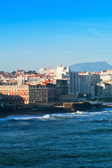 Obraz premium ocean and city