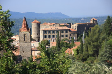 Obraz premium Le chateau et l'église de callian