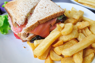 Sandwich with chicken and lettuce