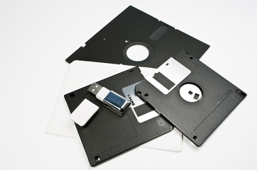 Diskette und USB-Stick
