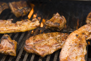 Fleisch am Griller