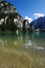 trasparenza sul lago di Braies