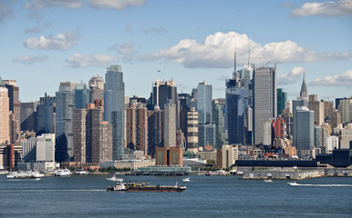 Fototapeta na wymiar new york cityscape over the hudson river