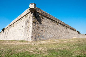 Fototapeta na wymiar Mur Ciudadela w Pampelunie