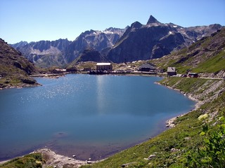 Bergsee am grossen Sankt Bernhard Pass