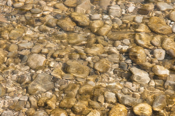 Steine im Wasser