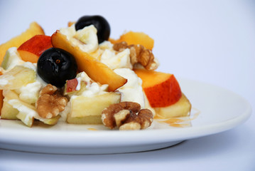 Obstsalat mit Kirschen