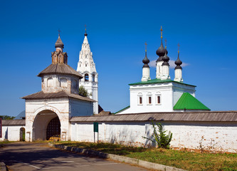 Fototapeta na wymiar Alexandrovskiy klasztor w Suzdal