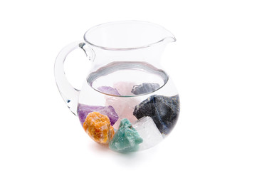 Wasserkrug mit Edelsteinen