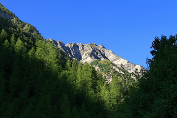 tôt le matin dans la vallée
