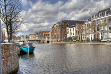 Obraz premium Canal in Leiden, Holland