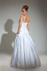 Fototapeta premium Młoda panna młoda