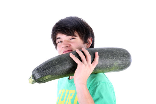Große Zucchini