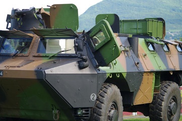 Fototapety  opancerzony pojazd wojskowy