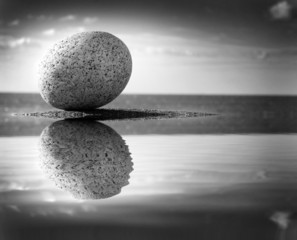 galet zen méditation rond oeuf pierre roche repos esprit tranqui