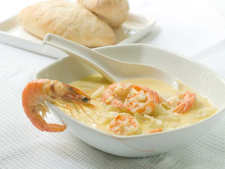Zucchini soup with shrimps