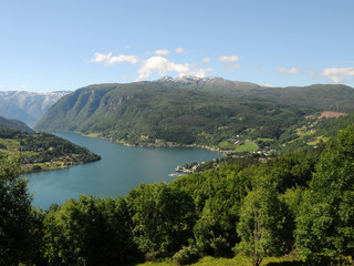 Fototapeta na wymiar Widok na Hardangerfjord, Norwegia