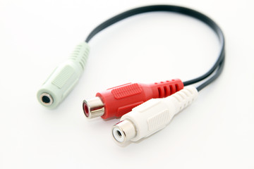 Cinchkabel auf weiß isoliert