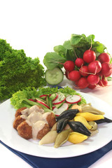 Köttbullar mit Nudeln