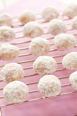 Shortbread cookies covered with powdered sugar