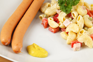 Bockwurst mit Nudelsalat