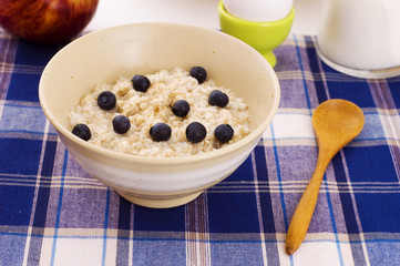 breakfast with oatmeal