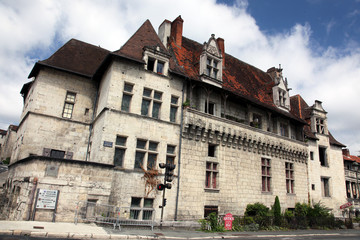 Fototapeta na wymiar Medieval buildings in Perigueux