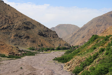 Vallée dans le massif du Toubkal